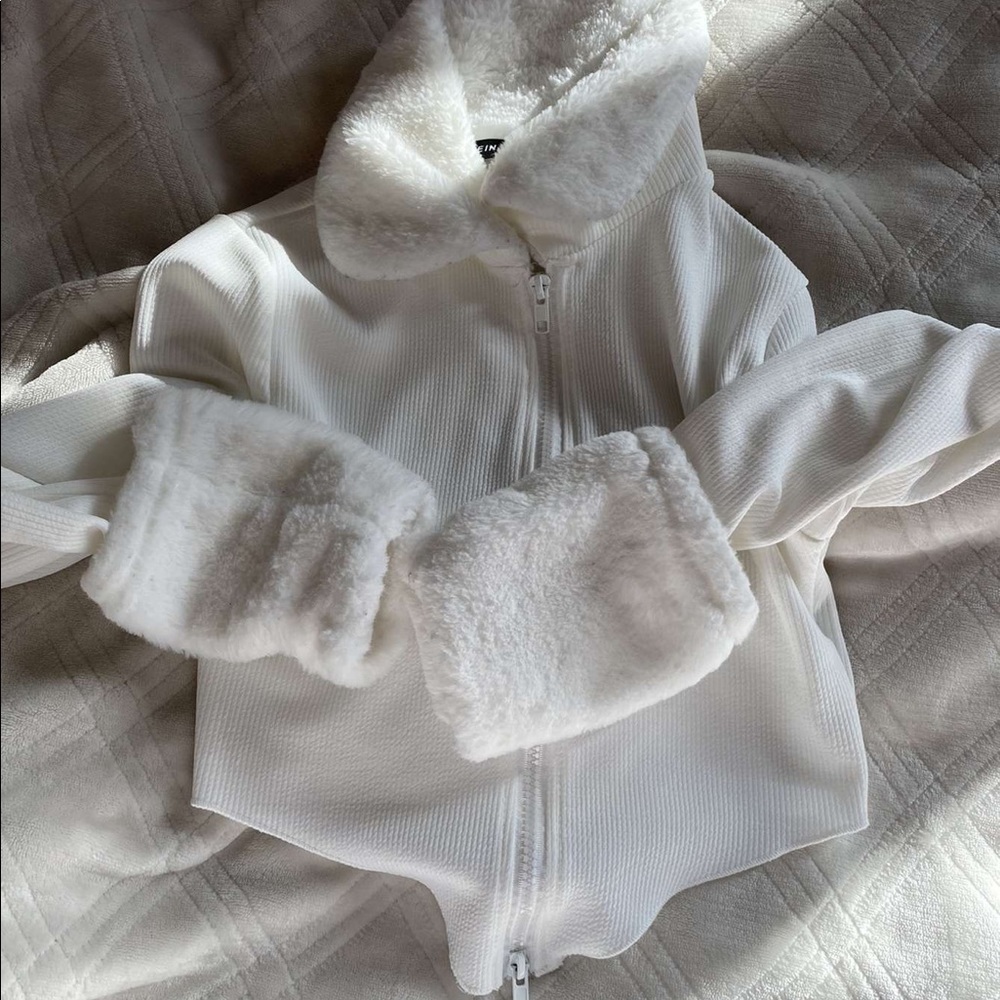 Fuzzy long sleeve